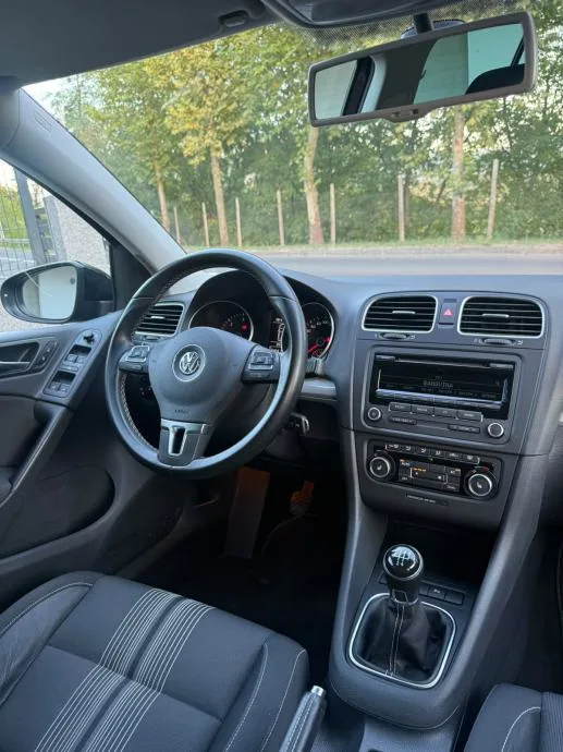 VW Golf 6 1,6 TDI MATCH *JAMSTVO 12 MJESECI* - slika 11