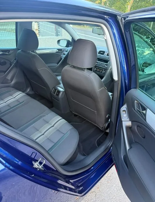 VW Golf 6 1,6 TDI MATCH *JAMSTVO 12 MJESECI* - slika 8