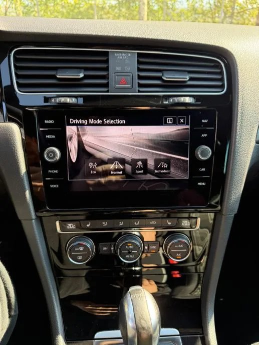 VW Golf 7 GTD Variant 2,0 TDI DSG *JAMSTVO 12 MJESECI* - slika 13